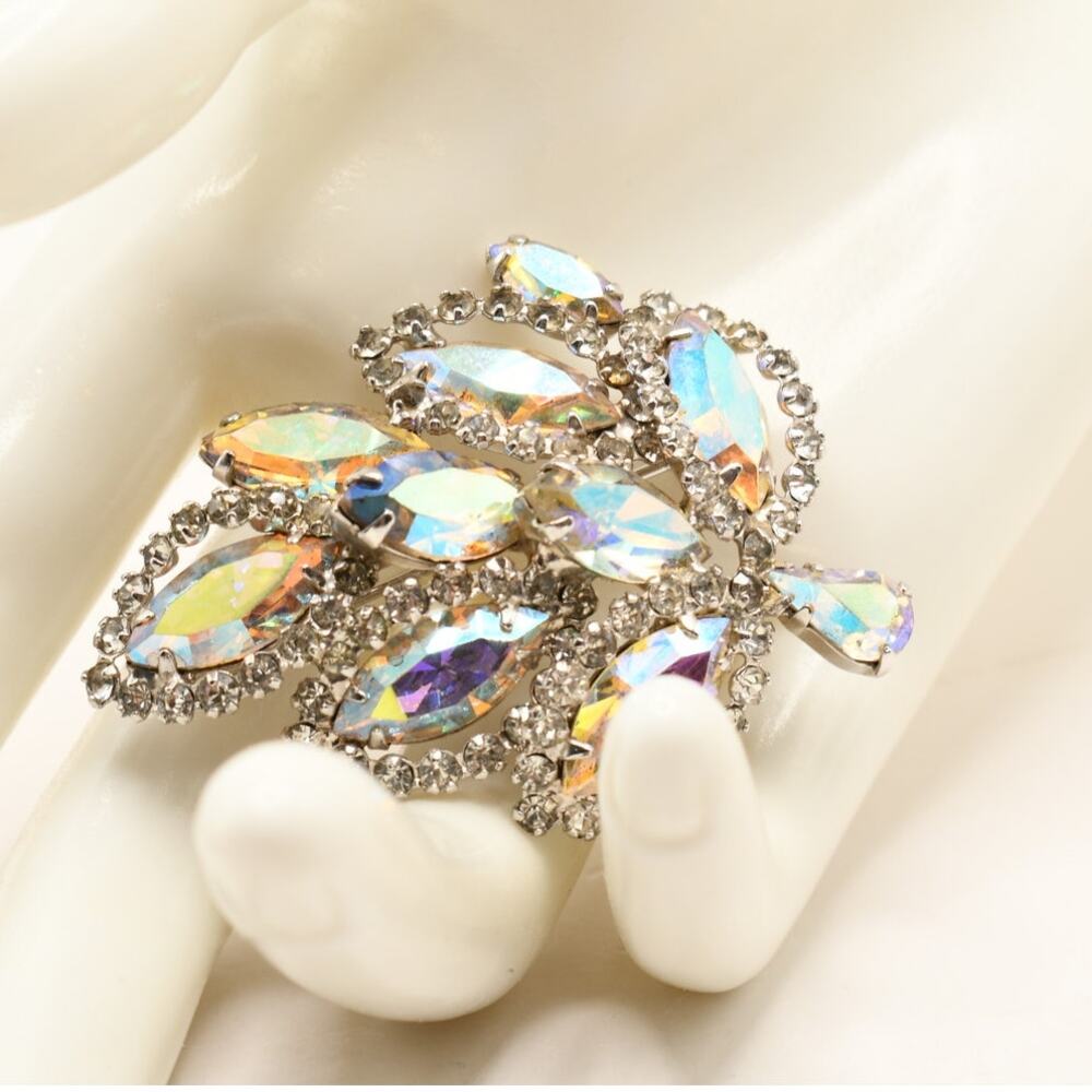 Vintage Weiss Aurora Borealis Rhinestone Leaf Brooch Silver Tone Signed
